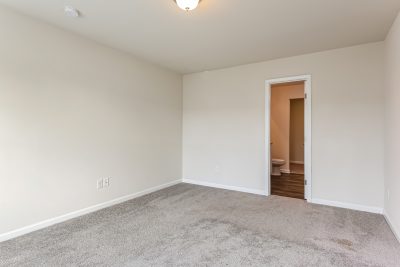 007 photo main bedroom 12661715