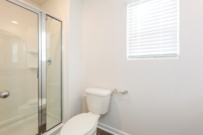 009 Main Bathroom ET51323