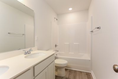 014 Bathroom ET51327
