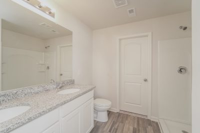 008 photo main bathroom 11798553