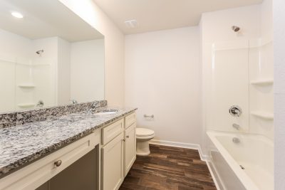 009 photo main bathroom 11265125