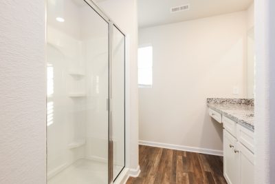 013 photo main bathroom 12352466