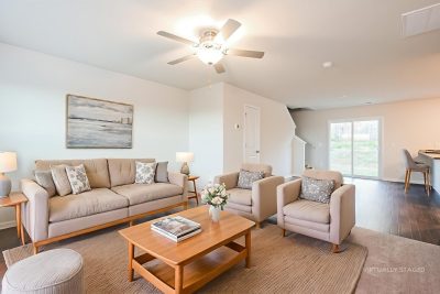 001 photo vs living room 15181624