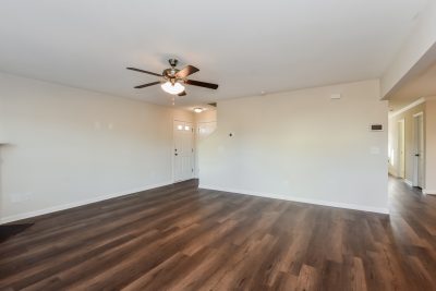 004 Living Room ET51331