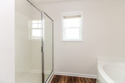 008 photo main bathroom 12952090