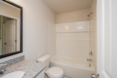010 Bathroom ET61129