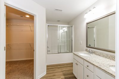 012 photo main bathroom 15099906