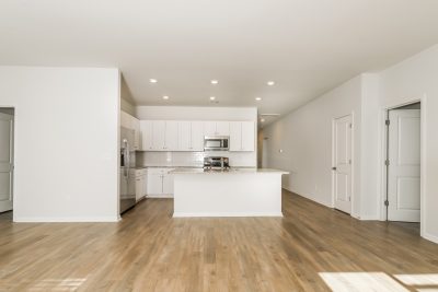 005 Living Room ET11021