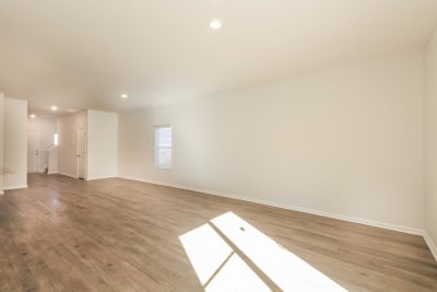 002 Living Room ET21081