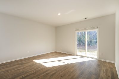 003 Living Room ET21081