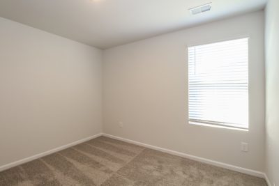 010 Bedroom ET21081