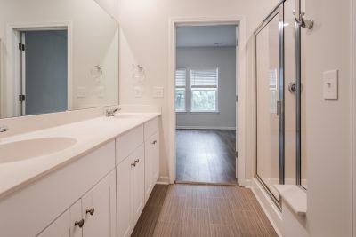010 photo main bathroom 12747758