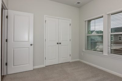 010 photo bedroom 13401937