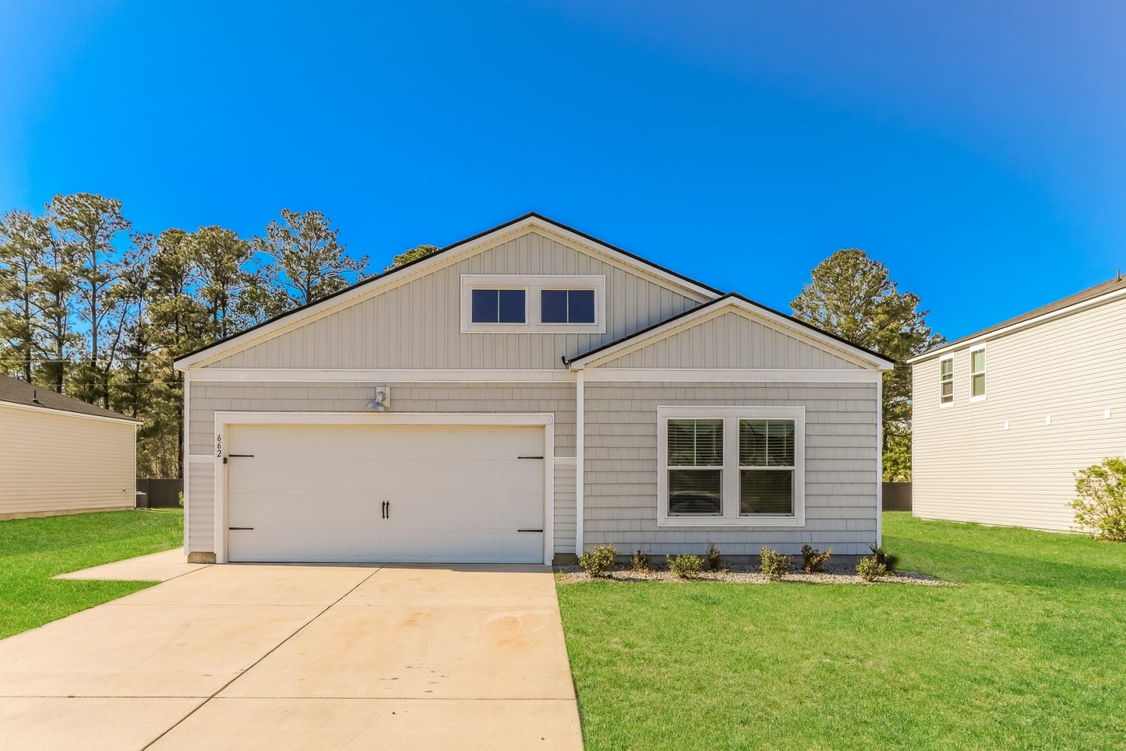 000 photo front view 15275555