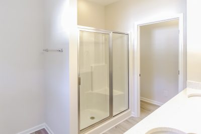 011 Main Bathroom ET61027