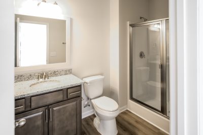 010 Main Bathroom ET61028