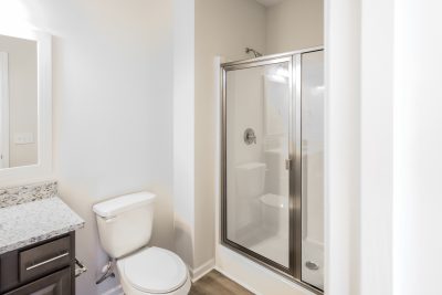 011 Main Bathroom ET61028