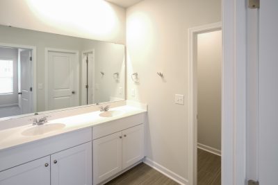 011 photo bathroom 10569221