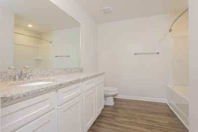 013 photo bathroom 10579837