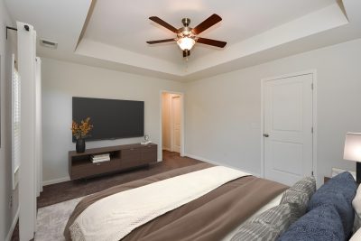 004 photo vs main bedroom 15161292