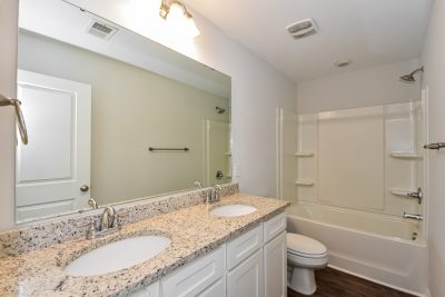 010 photo bathroom 15159215