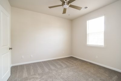 007 photo main bedroom 12577358