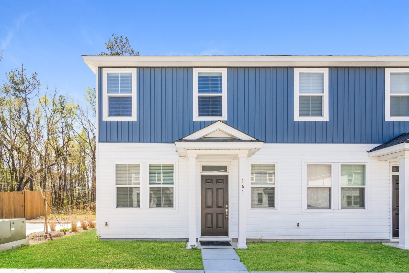 000 photo front view 12549114