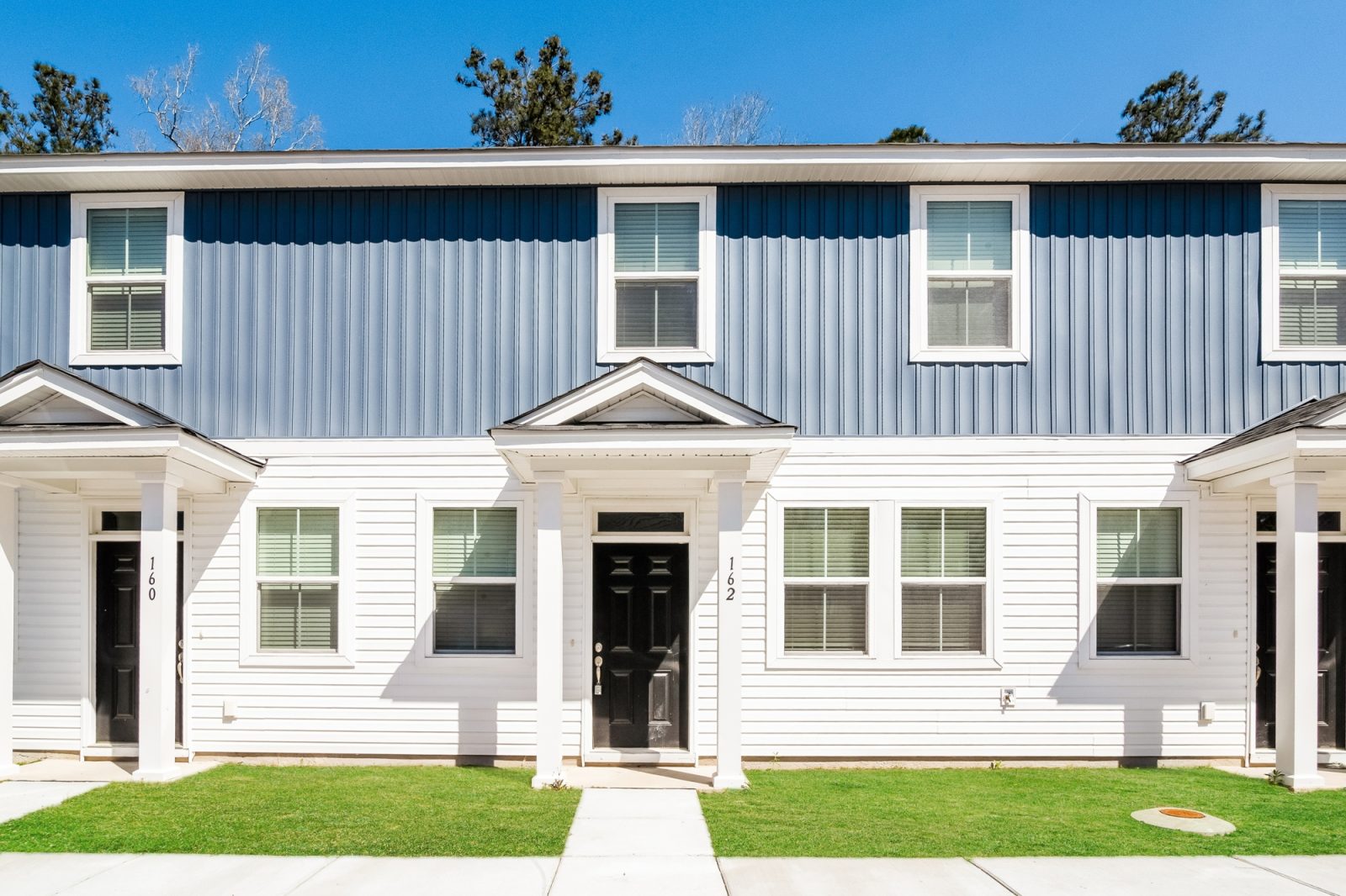 000 photo front view 12549165