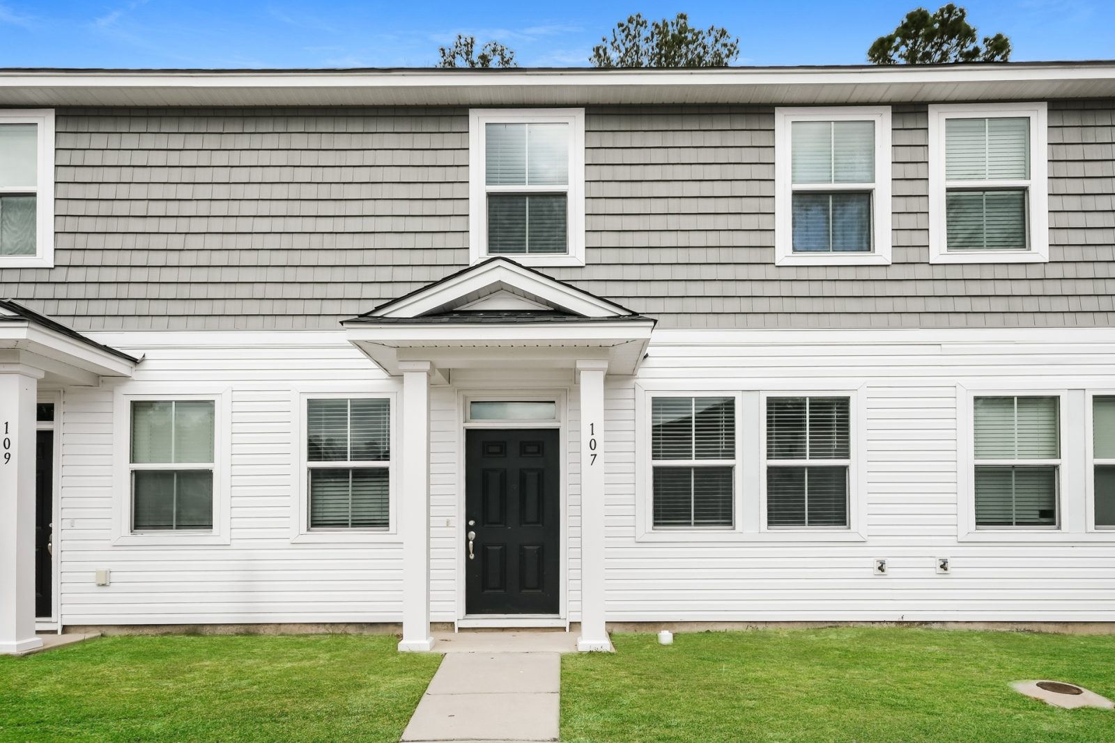 000 photo front view 15060176