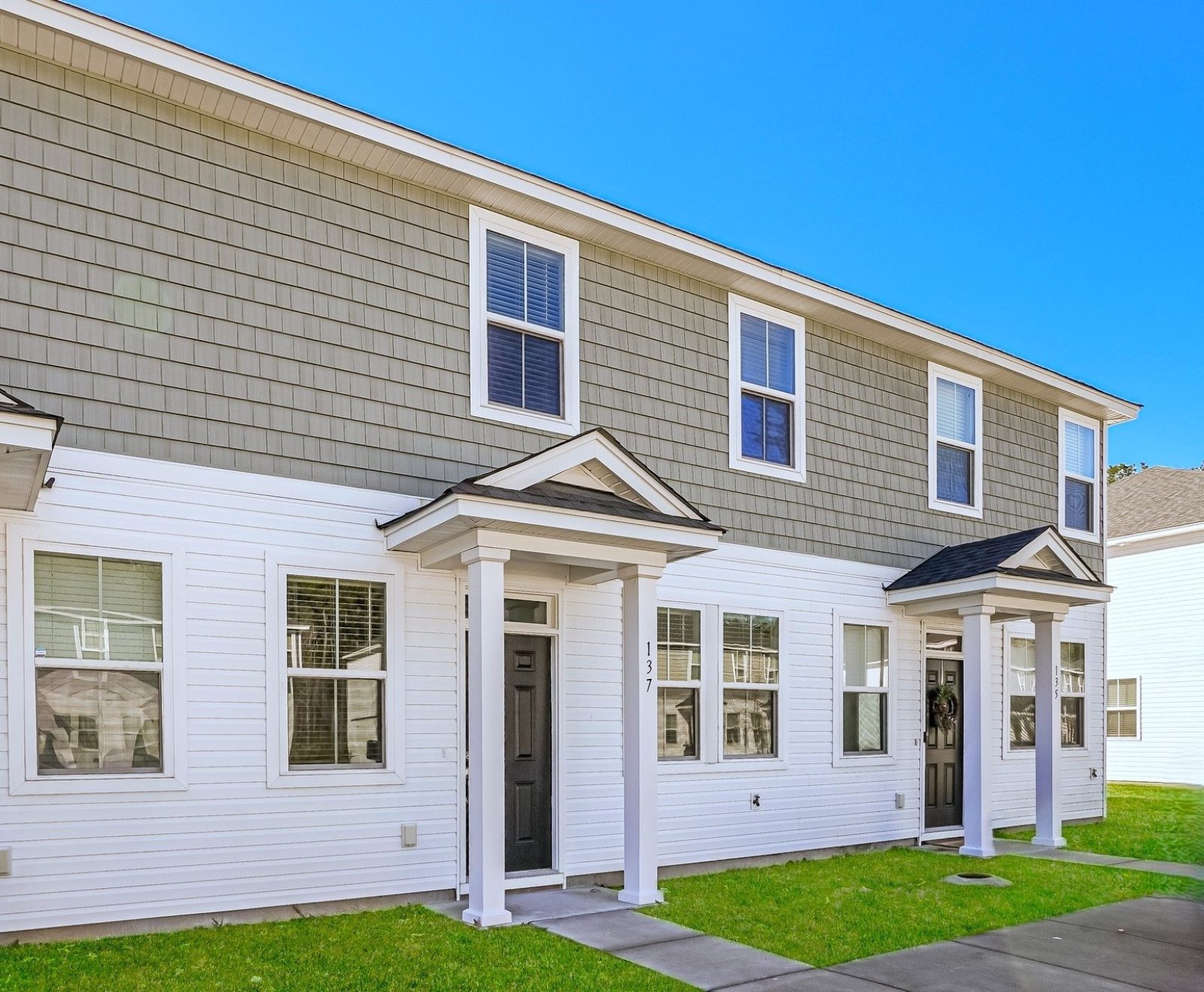 001 photo front view 15040216