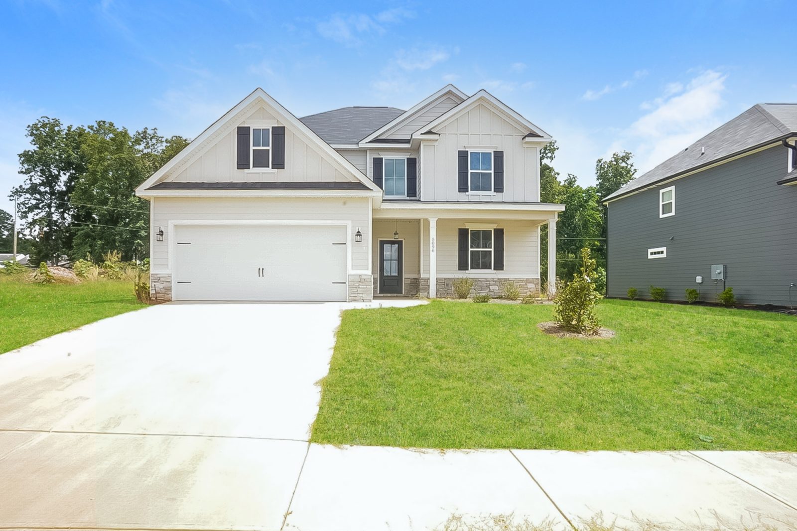 000 Front View ET51228