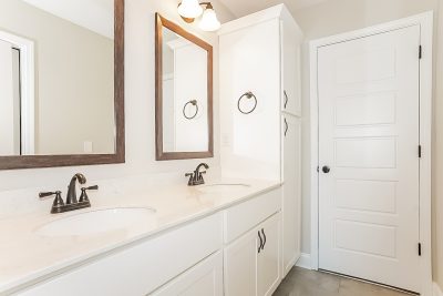 008 Main Bathroom ET51228