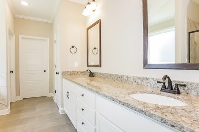 009 Main Bathroom ET51228