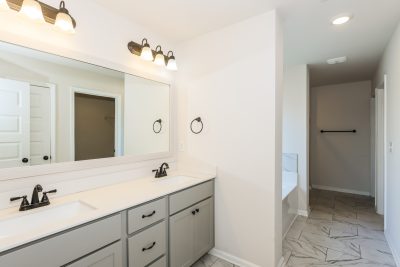 013 photo main bathroom 15102080