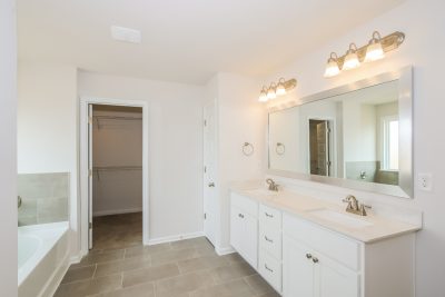 009 Main Bathroom ET51246