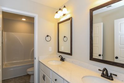 009 Main Bathroom ET51248