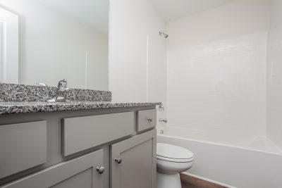 013 photo bathroom 11302976