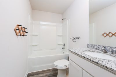 13 photo Bathroom f0e0d75e 29a0 4cb0 86dd 33203de46add