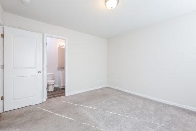 7 photo Main Bedroom d42858dc e4df 488a 9968 1a659ba3688a