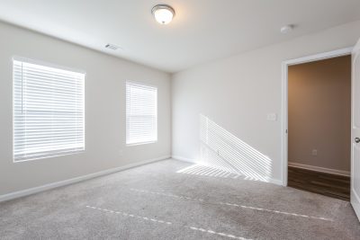 8 photo Main Bedroom 6d85f22d 4429 464e 9fb6 034b5a78b92c
