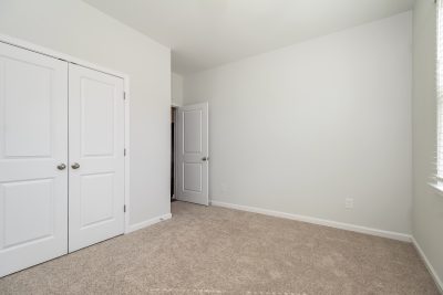 010 Bedroom ET44004