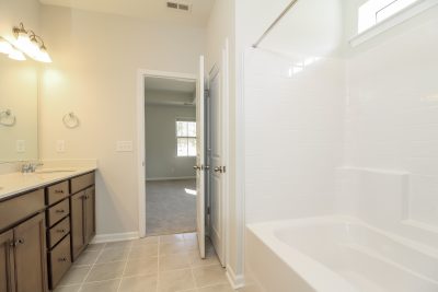 013 Bathroom ET44004