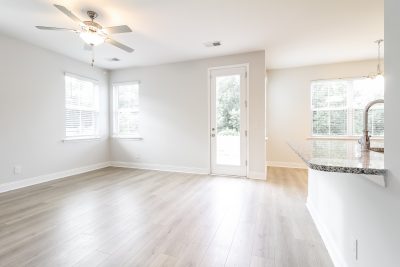 004 Dining Room ET44007