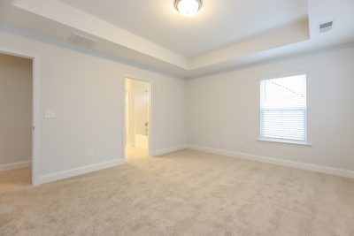 010 Main Bedroom ET44012
