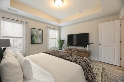 004 photo vs main bedroom 15157853