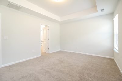 007 photo main bedroom 10576703
