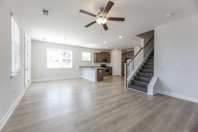 005 Living Room ET44032