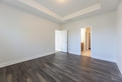 012 Main Bedroom ET44032