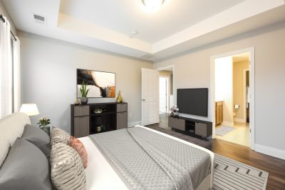 005 photo vs main bedroom 15154617