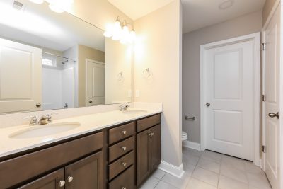 008 photo main bathroom 15144761